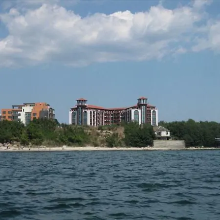 Private In Chateau Del Marina Aparthotel